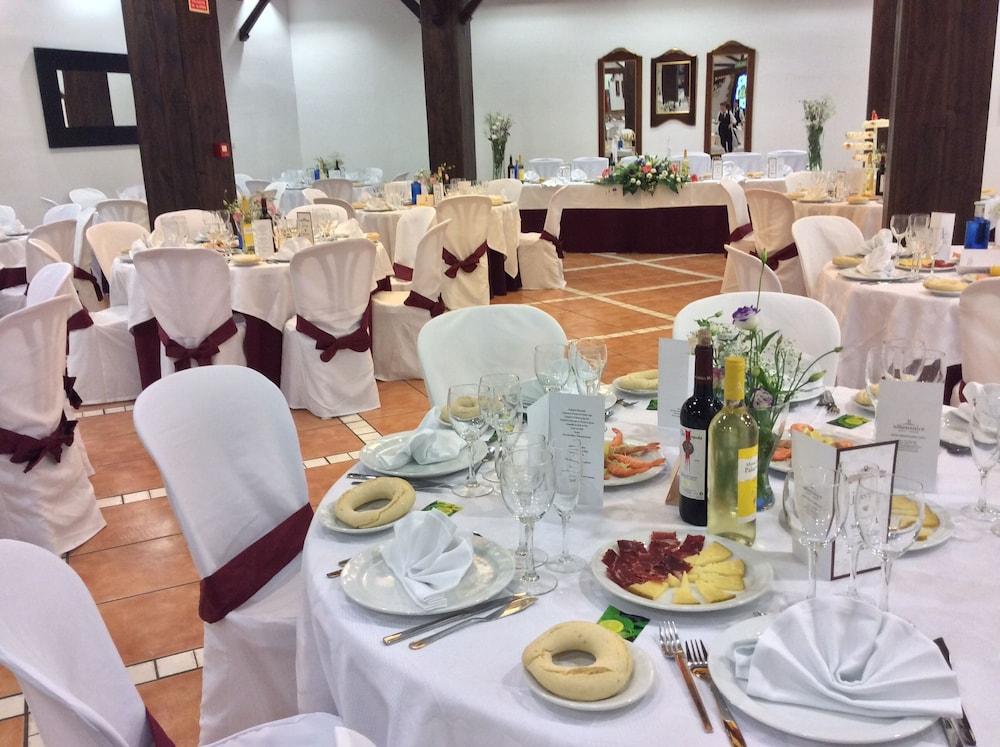 Hotel Albenzaire Asador