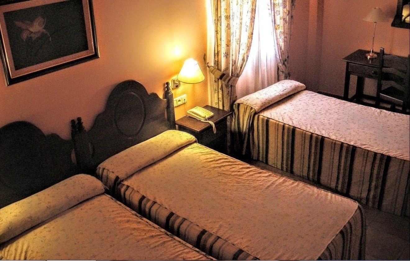 Albenzaire Asador Hotel