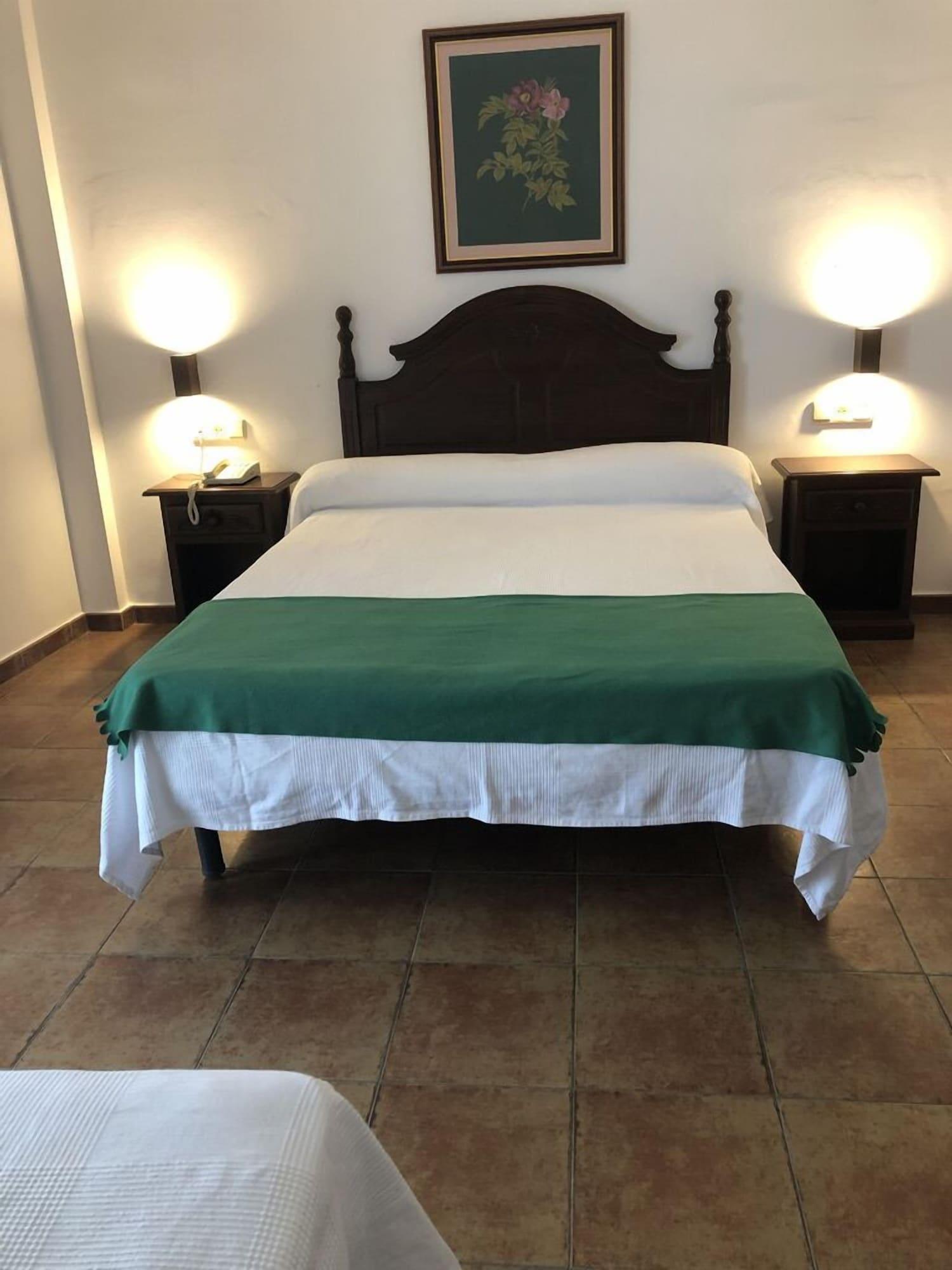 Albenzaire Asador Hotel