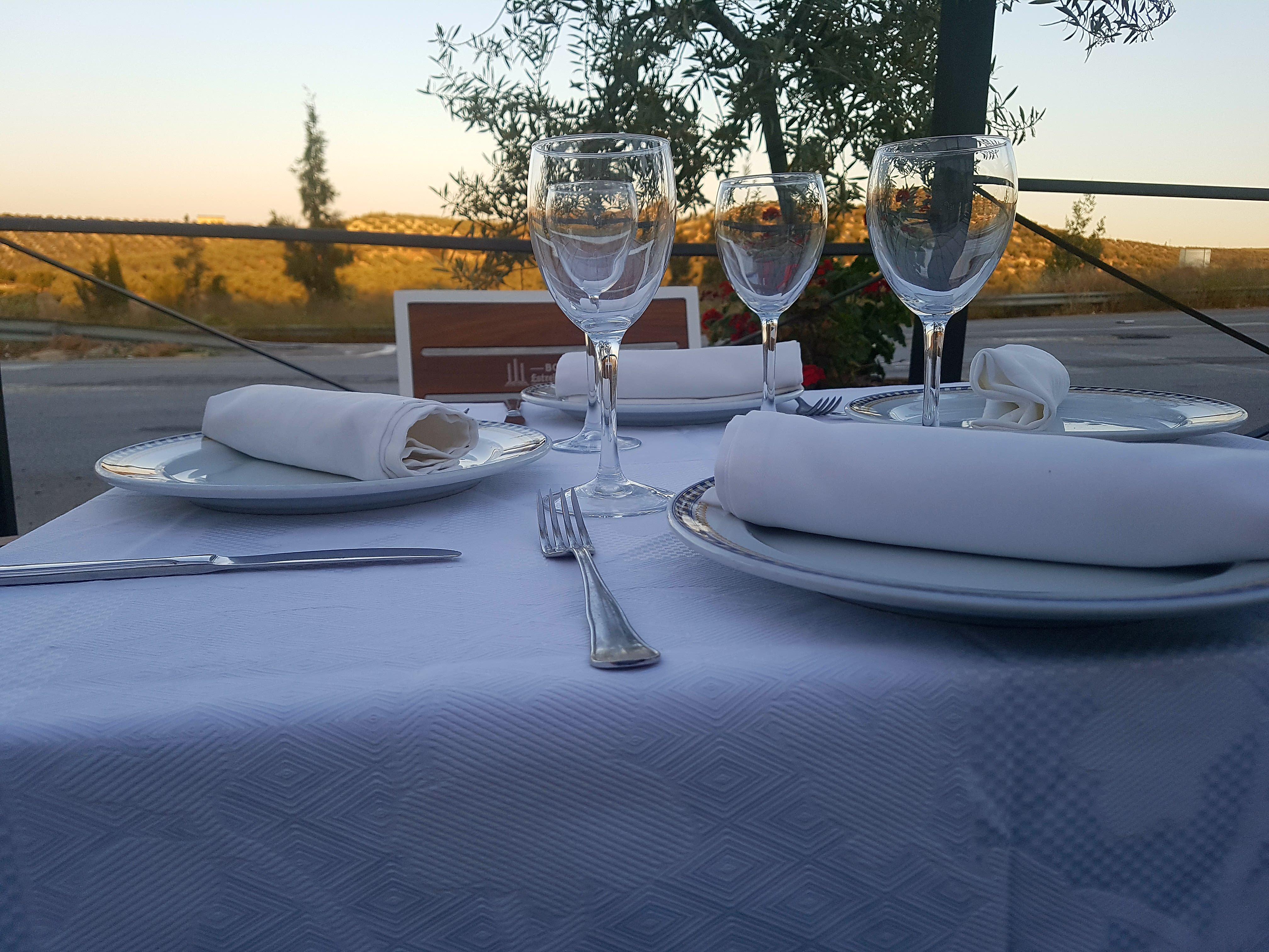 Albenzaire Asador Hotel
