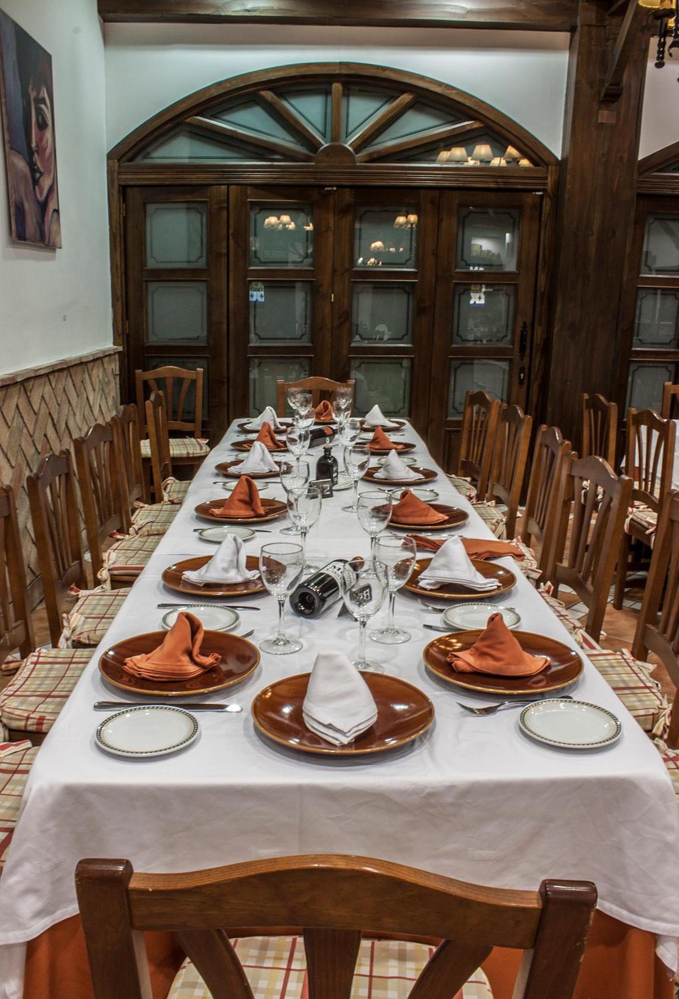 Albenzaire Asador Hotel